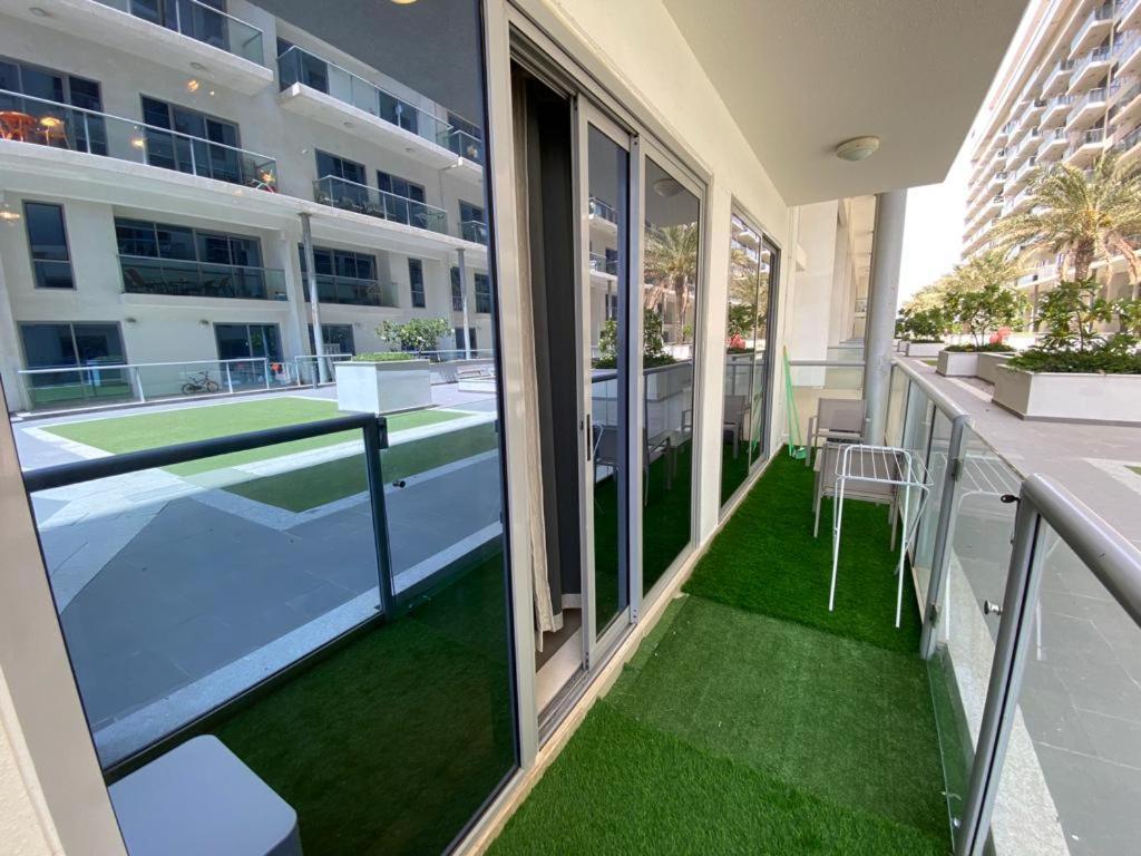 Beach Dream - A Luxury 1 Bedroom Apartment With Direct Beach Access Ras el Kaïmah Extérieur photo